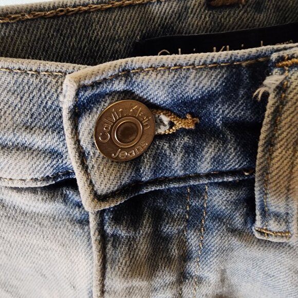 Calvin Klein Jean Shorts Waist 28 – Light Wash High Rise Distressed Look - Picture 3 of 8